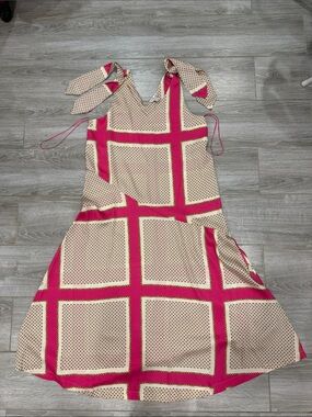 On 34th street x Molly Roger’s Pink-Accented Beige Grid Print Dress M